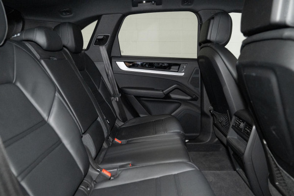 2024 Porsche Cayenne 9YB E-Hybrid SUV image 10