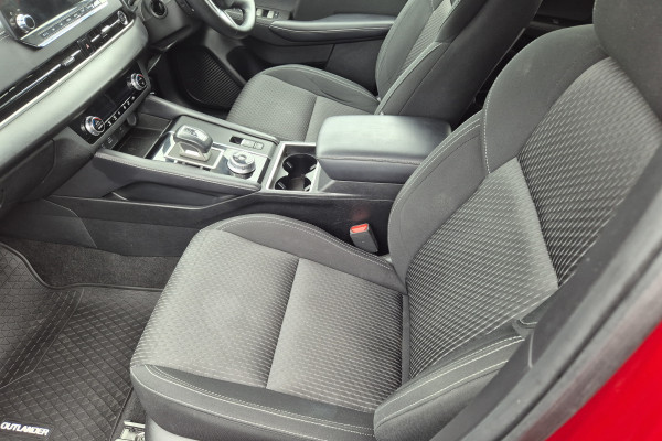 2023 Mitsubishi Outlander ZM LS SUV Image 26