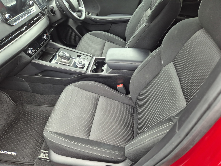 2023 Mitsubishi Outlander ZM LS SUV Image 26