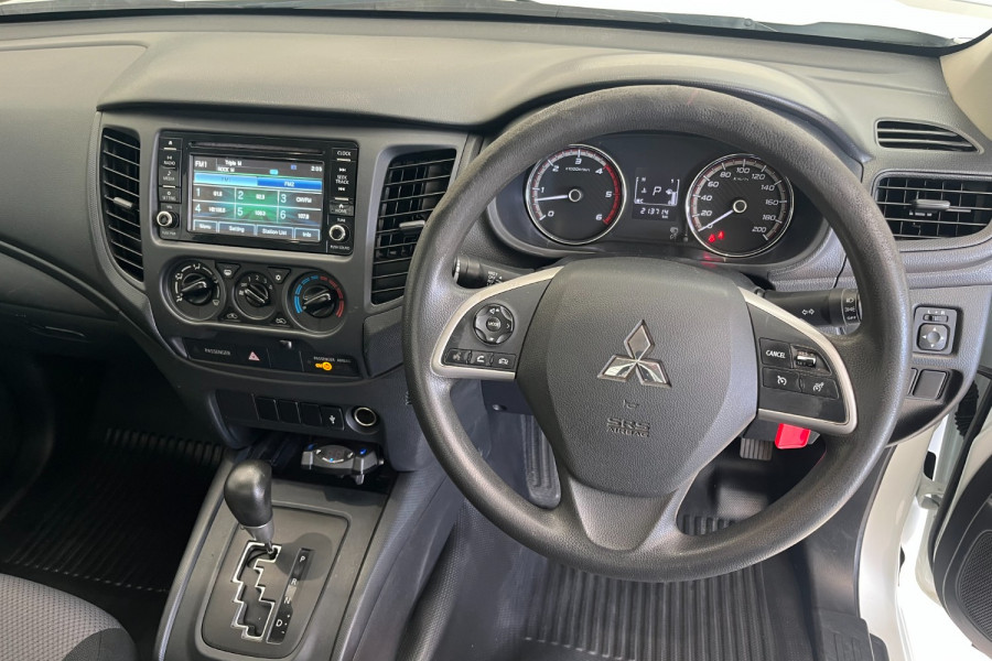 2019 Mitsubishi Triton MR GLX Cab Chassis Image 7
