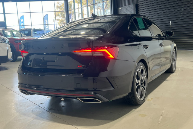 2022 Skoda Octavia NX RS Sedan Image 7