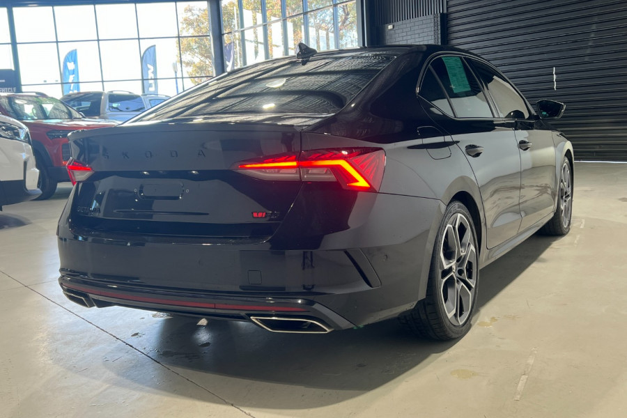 2022 Skoda Octavia NX RS Sedan Image 7
