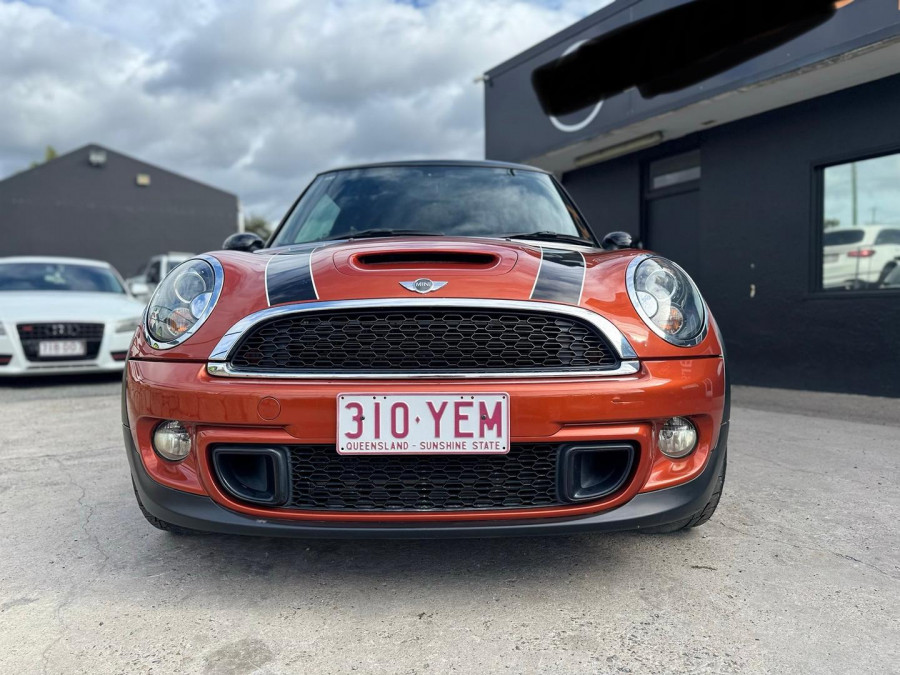 2012 MINI Cooper R56 LCI Cooper S Hatch Image 3