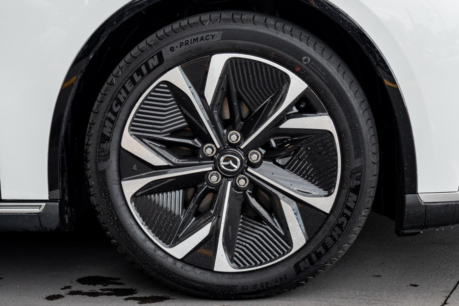 2026 Mazda 6e  Atenza Hatch Image 23
