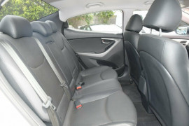 2015 Hyundai Elantra MD3 SE Sedan