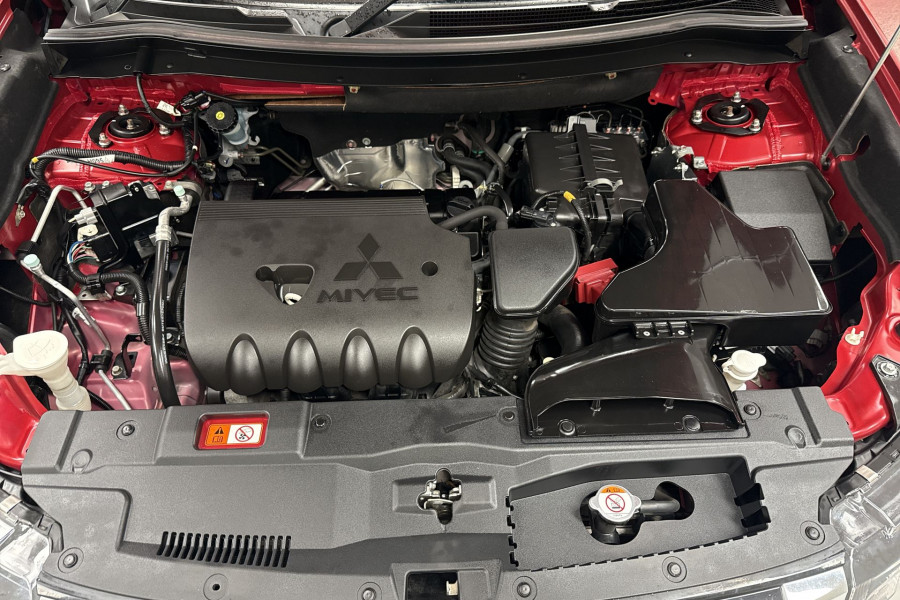 2015 MY16 Mitsubishi Outlander ZK LS SUV Image 10