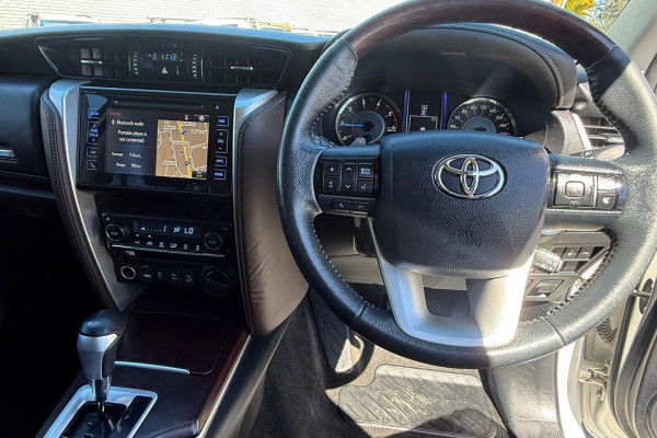 2016 Toyota Fortuner GUN156R Crusade SUV Image 17