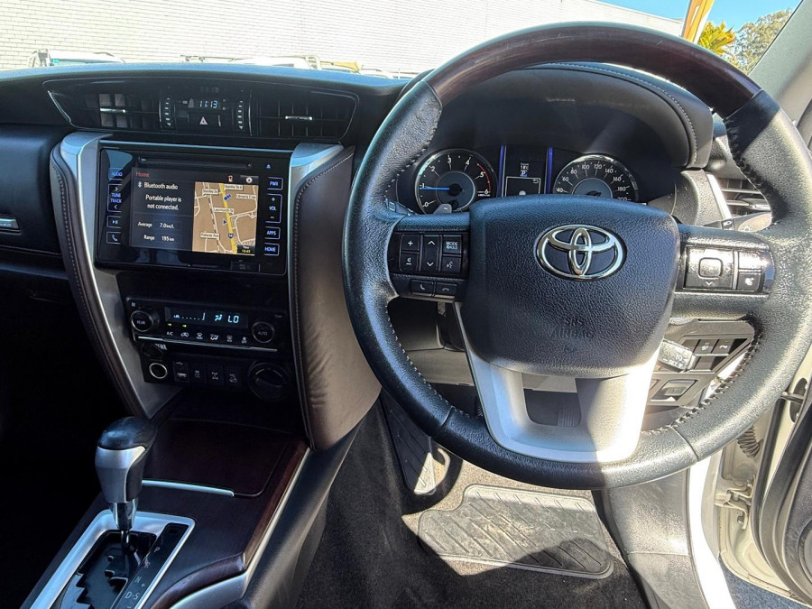 2016 Toyota Fortuner GUN156R Crusade SUV Image 17
