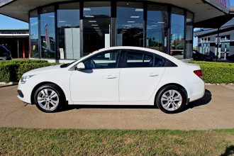 2015 MY16 Holden Cruze JH Series II  Equipe Sedan Image 5