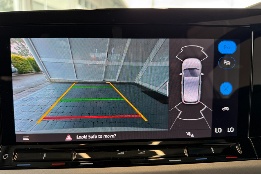 2024 Volkswagen Golf 8 110TSI Life Hatch Image 23