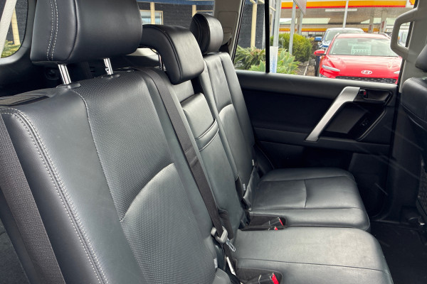 2018 Toyota LandCruiser Prado GDJ150R GXL SUV Image 12