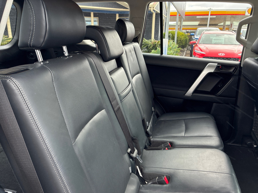 2018 Toyota LandCruiser Prado GDJ150R GXL SUV Image 12