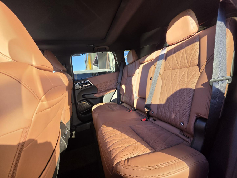 2026 Mitsubishi Outlander ZM Exceed Tourer SUV Image 13