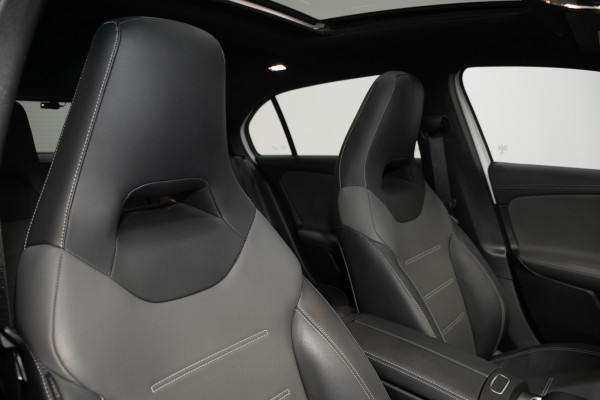 2022 Mercedes-Benz A-Class 4matic Hatch image 4