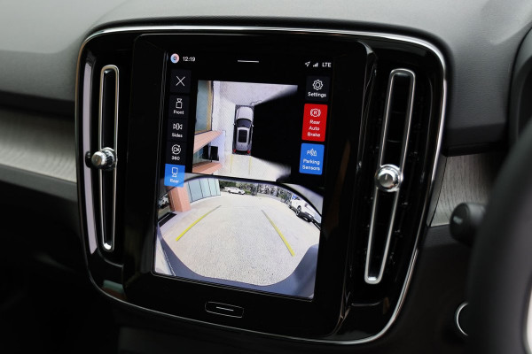 2026 Volvo XC40 XZ Plus B4 SUV Image 18