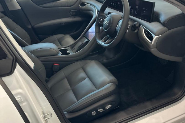 2026 MY25 MG IM5 P12L Premium Hatch Image 9