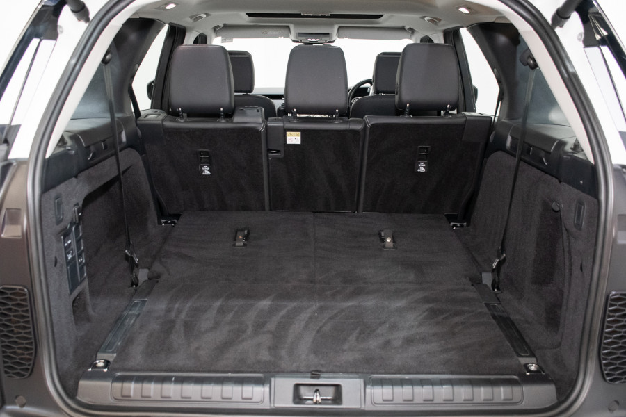 2023 Land Rover Discovery Series 5 D300 S SUV Image 12