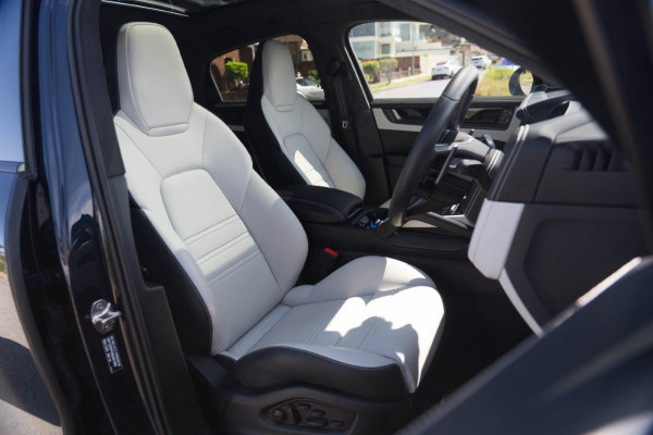 2024 Porsche Cayenne GTS SUV Image 11