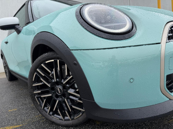2025 MINI Cooper F65 S Favoured Hatch image 2