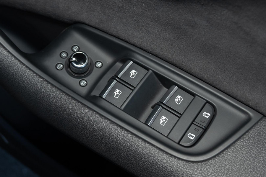 2024 MY25 Audi Q7 4M 55 TFSI S line SUV
