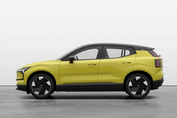 2024 MY25 Volvo EX30  Single Motor Extended Range Ultra SUV Image 2