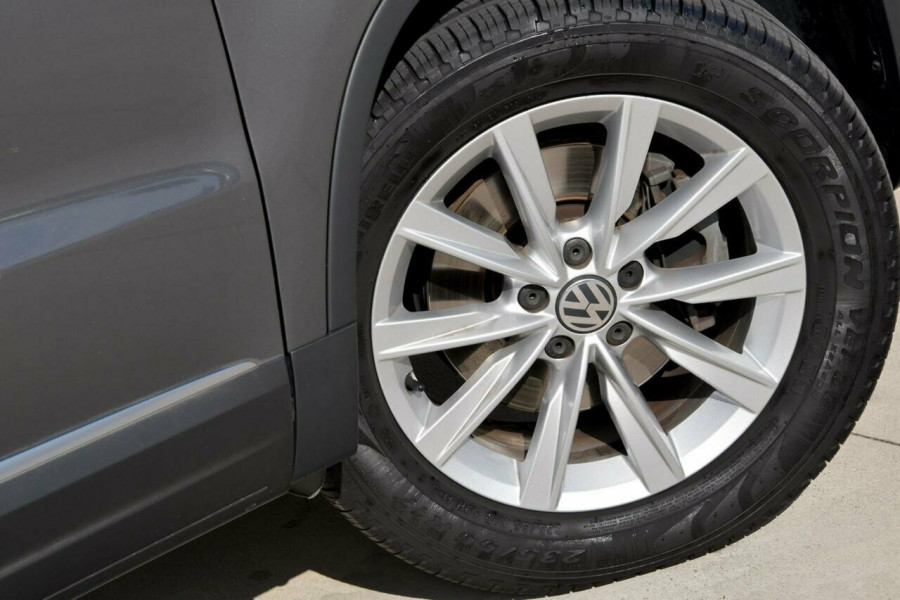 2015 MY16 Volkswagen Tiguan 5N 132TSI SUV Image 25