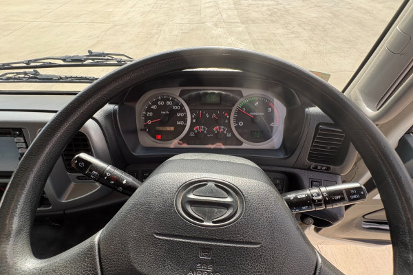 2016 Hino 500 FD Tray Image 10
