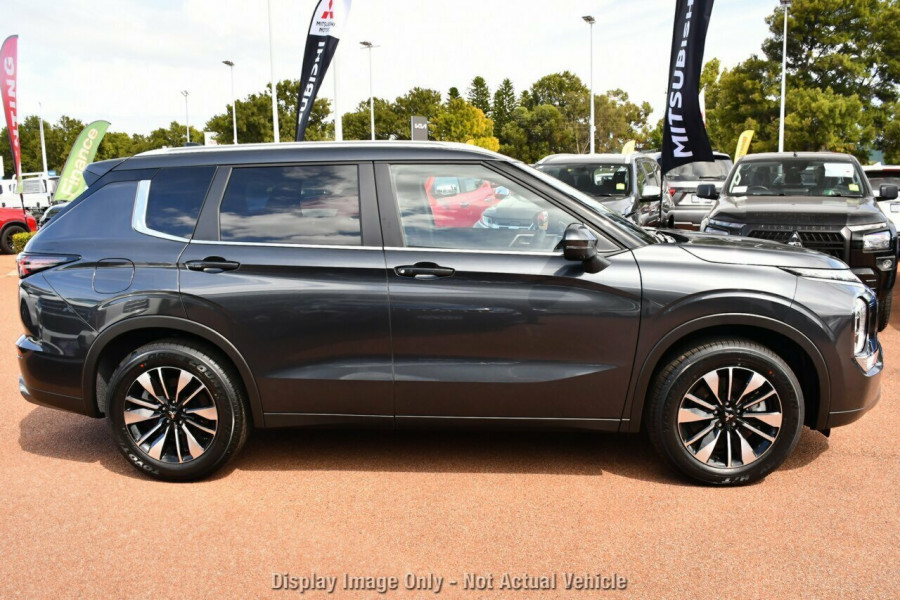 2026 Mitsubishi Outlander ZM Black Edition SUV Image 16
