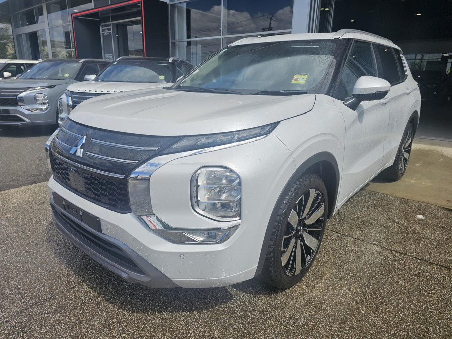 2025 Mitsubishi Outlander ZM Exceed SUV Image 1
