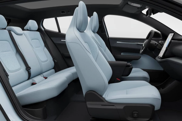 2024 Volvo EX30  Twin Motor Performance Ultra SUV Image 8