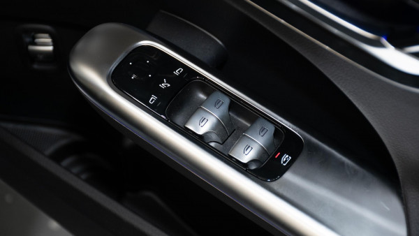 2026 Mercedes-Benz C-Class W206 C350 e Sedan image 17