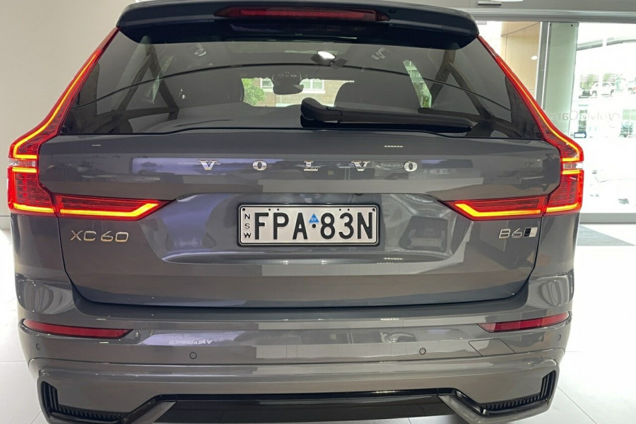 2021 MY22 Volvo XC60 UZ B6 R-Design SUV Image 9