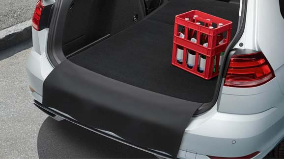 Luggage compartment reversible mat with protective flap