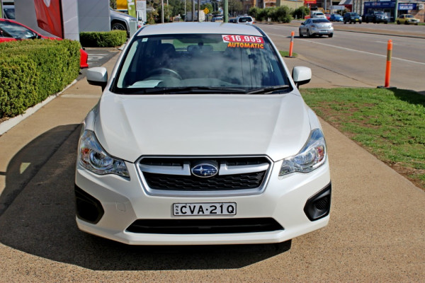 2014 Subaru Impreza G4  2.0i Hatchback Image 3