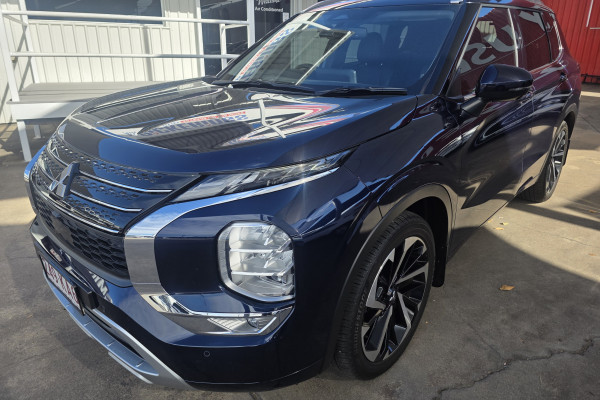 2024 Mitsubishi Outlander ZM Exceed SUV Image 3