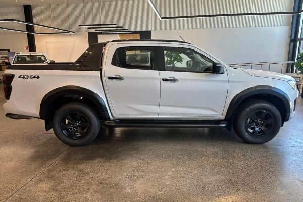2026 MY25.5 Isuzu D-MAX RG X-TERRAIN Ute Image 3
