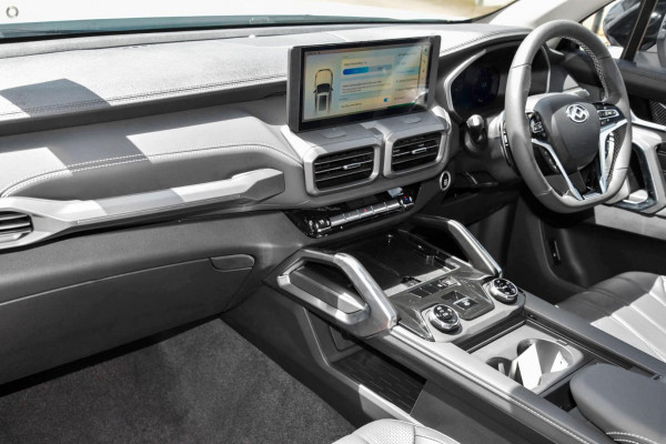 2025 LDV D90 SV9A Executive SUV Image 8