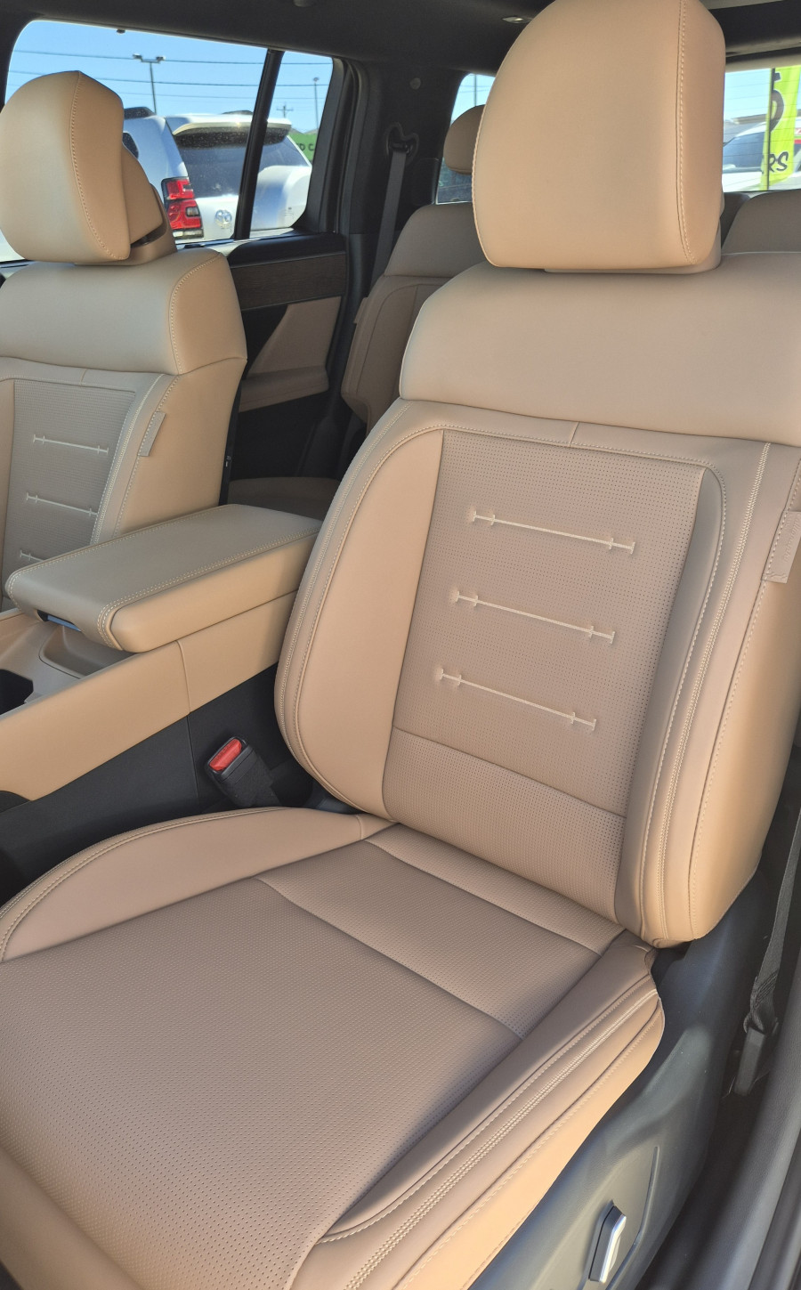 2026 Hyundai Santa Fe MX5.V2 Hybrid Calligraphy SUV Image 15