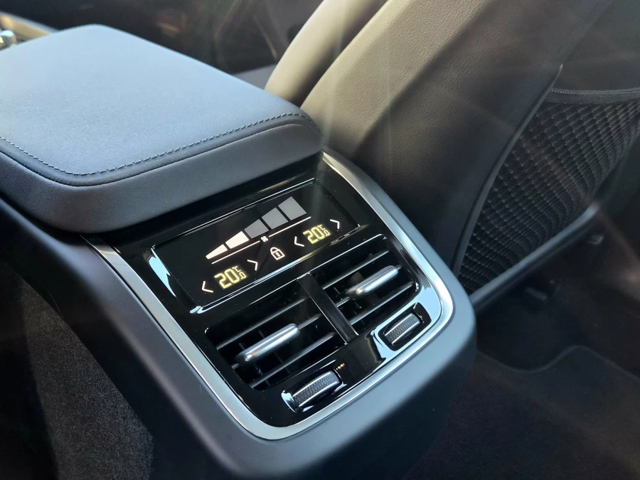 2025 MY26 Volvo XC60 UZ Plus B5 Bright SUV Image 9