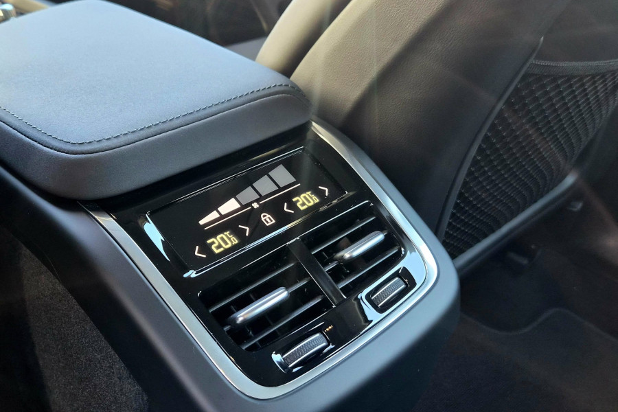 2026 Volvo XC60 UZ Plus B5 Bright SUV