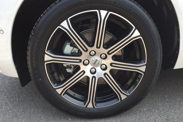 2019 Volvo Xc60 UZ D4 Inscription Suv Image 5