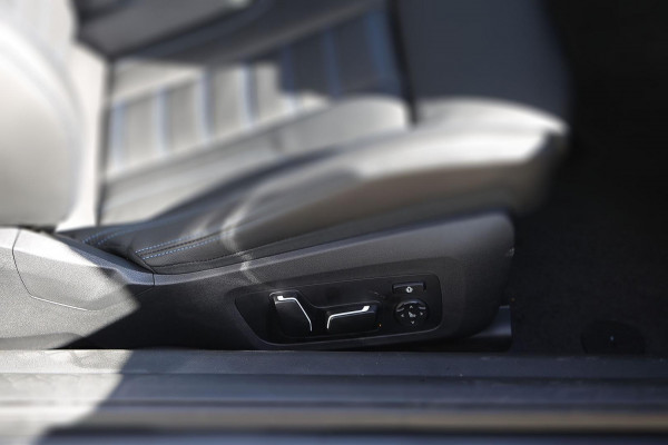 2025 BMW 2 Series G42 M240i xDrive Coupe image 9