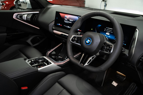 2026 BMW X3 G45 30e xDrive SUV image 6