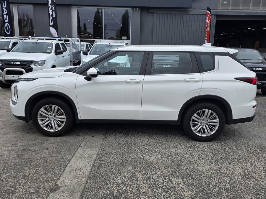 2023 Mitsubishi Outlander ZM ES SUV Image 4