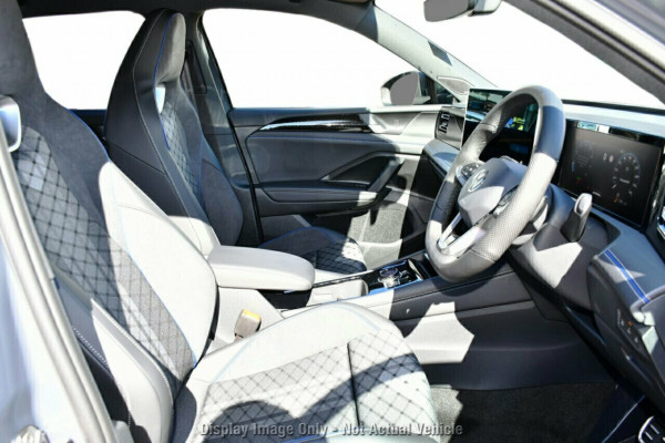 2026 Volkswagen Tiguan CT 150TSI R-Line SUV Image 9