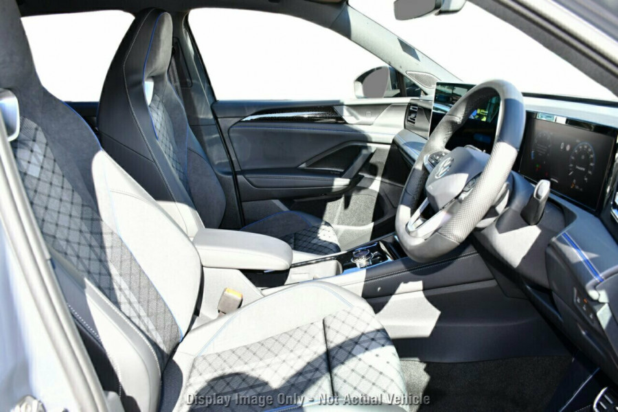 2026 Volkswagen Tiguan CT 150TSI R-Line SUV Image 9
