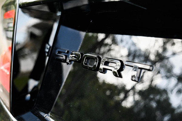 2025 MY25.5 Land Rover Discovery Sport L550 P300e Dynamic SE SUV image 4