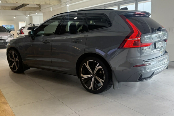 2022 Volvo XC60 UZ Recharge Plug-In Hybrid SUV Image 7