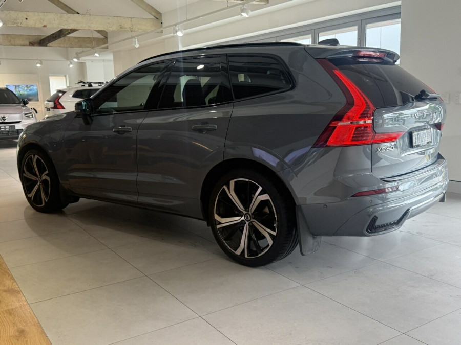 2022 Volvo XC60 UZ Recharge Plug-In Hybrid SUV Image 7