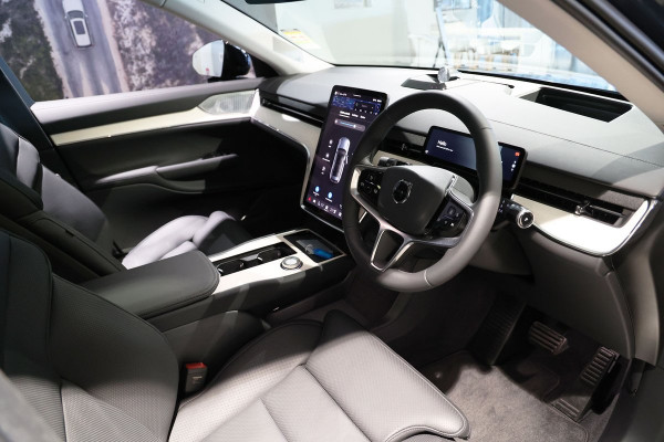 2026 Volvo EX90  Ultra Twin Motor Performance SUV Image 7
